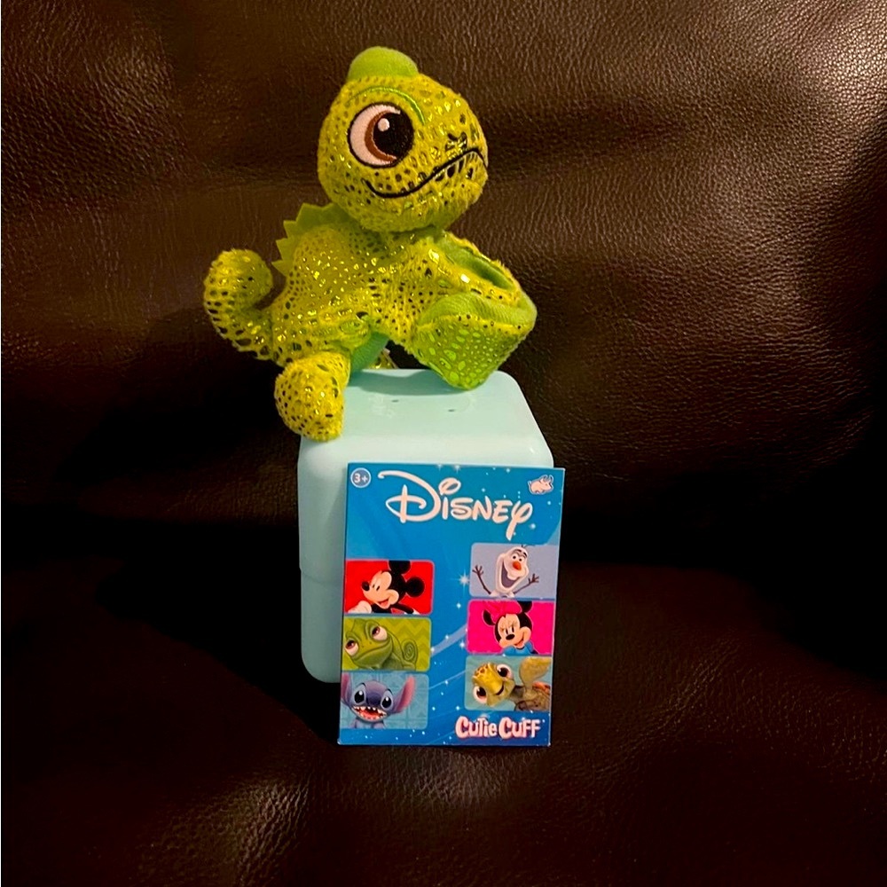 Disney Cutie Cuff - Pascal